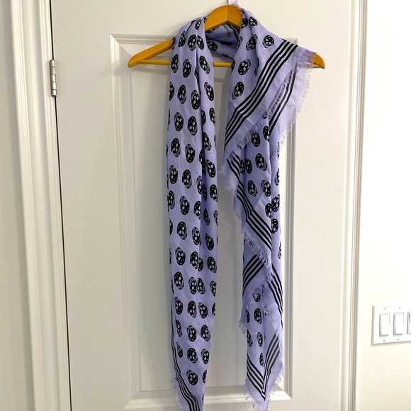 Authentic Alexander McQueen Biker Skull Scarf In Lilac/Black - Picture 3 of 10